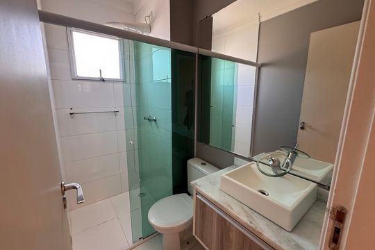 Banheiro da Suíte de apartamento para alugar com 2 quartos, 69m² em Bairro Nakamura Park, Cotia