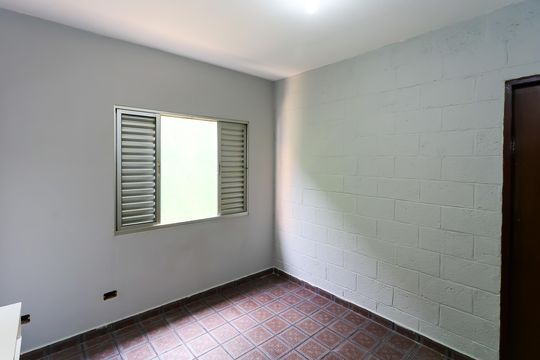 Casa para alugar com 1 quarto, 60m² em Parque Pinheiros, Taboão da Serra