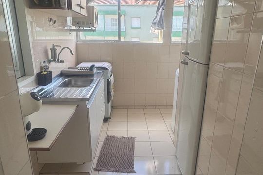 Cozinha de apartamento para alugar com 1 quarto, 45m² em Embaré, Santos