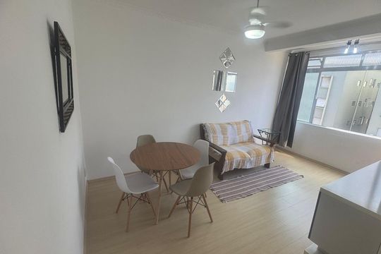 Sala de apartamento para alugar com 1 quarto, 45m² em Embaré, Santos
