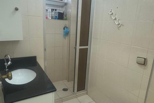 Banheiro de apartamento para alugar com 1 quarto, 45m² em Embaré, Santos