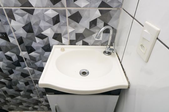 Banheiro de casa para alugar com 1 quarto, 30m² em Vila Palmares, Santo André