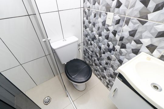 Banheiro de casa para alugar com 1 quarto, 30m² em Vila Palmares, Santo André
