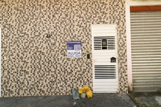 Placa instalada em 26/09/026 com o código YIXW-1670 de casa para alugar com 1 quarto, 30m² em Vila Palmares, Santo André