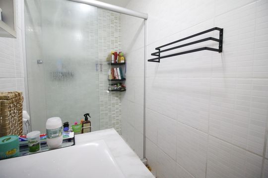 Banheiro de apartamento à venda com 2 quartos, 62m² em Taquara, Rio de Janeiro
