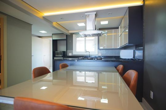 Cozinha de apartamento para alugar com 3 quartos, 146m² em Petrópolis, Porto Alegre