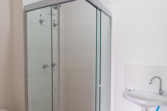 Banheiro de apartamento à venda com 2 quartos, 60m² em Parque Residencial Vila União, Campinas