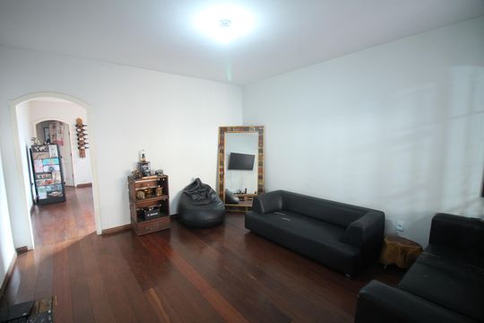 Casa à venda com 3 quartos, 270m² em Inconfidentes, Contagem