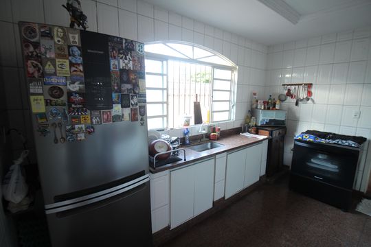 Cozinha de casa à venda com 3 quartos, 270m² em Inconfidentes, Contagem