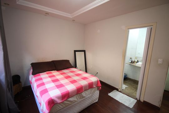 Quarto 3 de casa à venda com 3 quartos, 270m² em Inconfidentes, Contagem