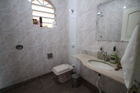 Banheiro de casa à venda com 3 quartos, 270m² em Inconfidentes, Contagem