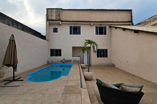 Quintal de casa para alugar com 4 quartos, 350m² em Cabuís, Nilópolis