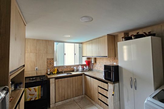 Cozinha de casa para alugar com 4 quartos, 350m² em Cabuís, Nilópolis