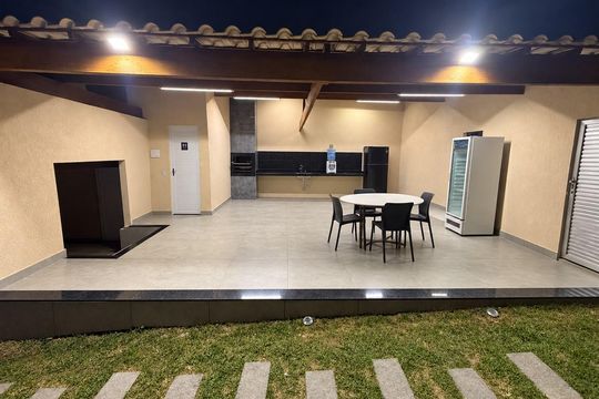 Área externa de apartamento para alugar com 4 quartos, 350m² em Cabuís, Nilópolis