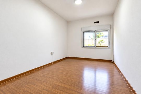 Quarto 3 de casa à venda com 3 quartos, 181m² em Costa E Silva, Porto Alegre