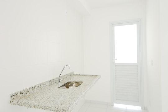 Cozinha  de apartamento à venda com 2 quartos, 55m² em Vila Galvão, Guarulhos
