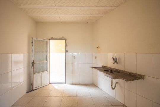 Cozinha de casa para alugar com 2 quartos, 60m² em Novo Progresso, Contagem