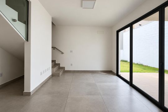 Sala de casa de condomínio para alugar com 3 quartos, 166m² em Conjunto Residencial Storil, Aparecida de Goiânia