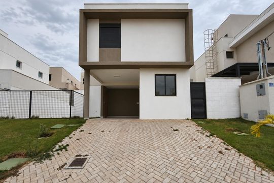 Fachada de casa de condomínio para alugar com 3 quartos, 166m² em Conjunto Residencial Storil, Aparecida de Goiânia