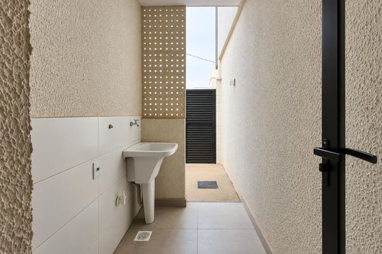 Área de serviço de casa de condomínio para alugar com 3 quartos, 166m² em Conjunto Residencial Storil, Aparecida de Goiânia