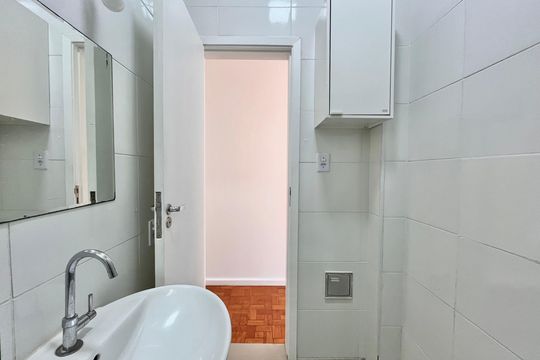 Banheiro de apartamento para alugar com 1 quarto, 42m² em Copacabana, Rio de Janeiro