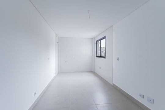 Apartamento para alugar com 1 quarto, 45m² em Capão da Imbuia, Pinhais