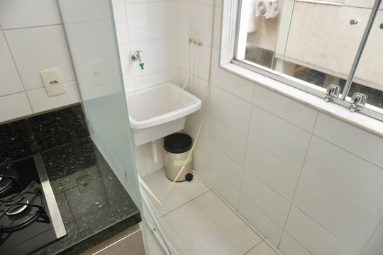 Cozinha e Área de Serviço de apartamento para alugar com 2 quartos, 72m² em Cruzeiro, Belo Horizonte