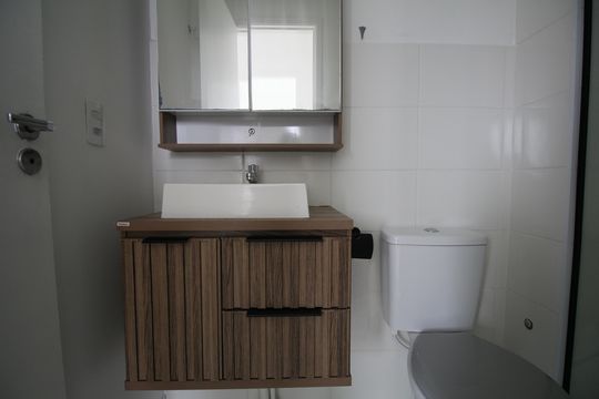 Banheiro de apartamento para alugar com 2 quartos, 43m² em Vila Nova das Belezas, São Paulo