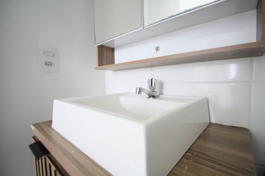 Banheiro de apartamento para alugar com 2 quartos, 43m² em Vila Nova das Belezas, São Paulo