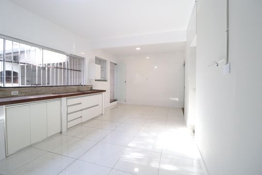 Cozinha de casa para alugar com 3 quartos, 120m² em Tabajaras, Uberlândia