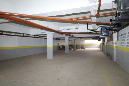 Área comum - Estacionamento de apartamento para alugar com 2 quartos, 40m² em Vila Carmosina, São Paulo