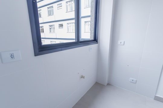 Cozinha de apartamento para alugar com 1 quarto, 35m² em Capão da Imbuia, Pinhais