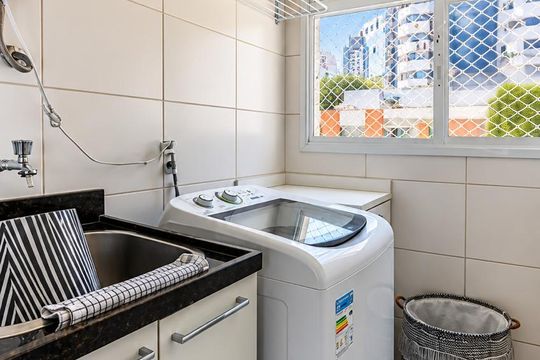 Área de serviço de apartamento para alugar com 2 quartos, 72m² em Independência, Porto Alegre