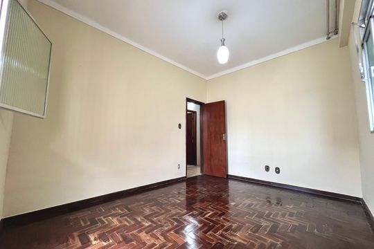 Sala de casa para alugar com 2 quartos, 102m² em São Mateus, Juiz de Fora