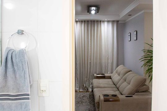 Banheiro Social de apartamento à venda com 2 quartos, 61m² em Piraporinha, Diadema