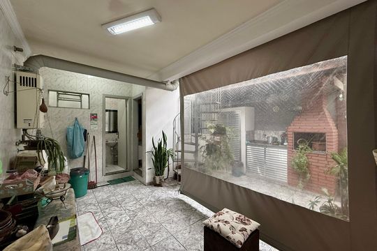 Quintal de casa à venda com 3 quartos, 110m² em Chácara Monte Alegre, São Paulo