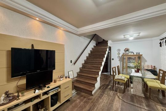 Casa à venda com 3 quartos, 110m² em Chácara Monte Alegre, São Paulo