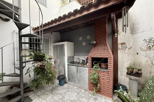Churrasqueira de casa à venda com 3 quartos, 110m² em Chácara Monte Alegre, São Paulo