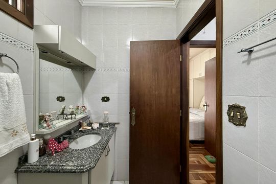 Banheiro Social de casa à venda com 3 quartos, 110m² em Chácara Monte Alegre, São Paulo