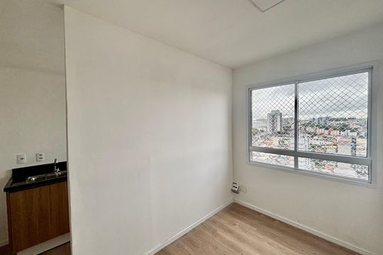 Sala de apartamento para alugar com 3 quartos, 50m² em Parque Paineiras, São Paulo
