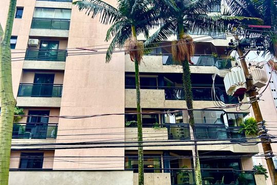 Fachada de apartamento para alugar com 4 quartos, 200m² em Moema, São Paulo
