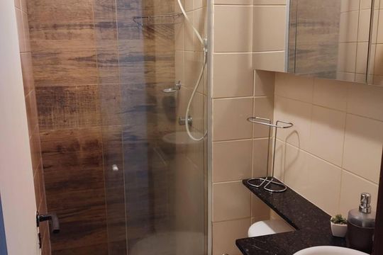 Banheiro de kitnet/studio à venda com 1 quarto, 26m² em Quadra Mista Sudoeste 5, Brasília