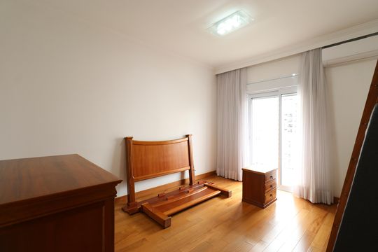 Suíte 3 de apartamento à venda com 3 quartos, 186m² em Vila Hamburguesa, São Paulo