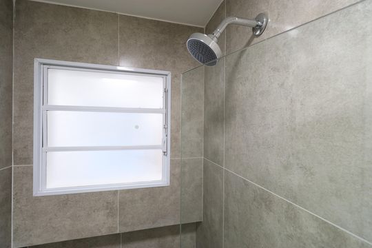 Banheiro Social de apartamento para alugar com 3 quartos, 98m² em Água Branca, São Paulo