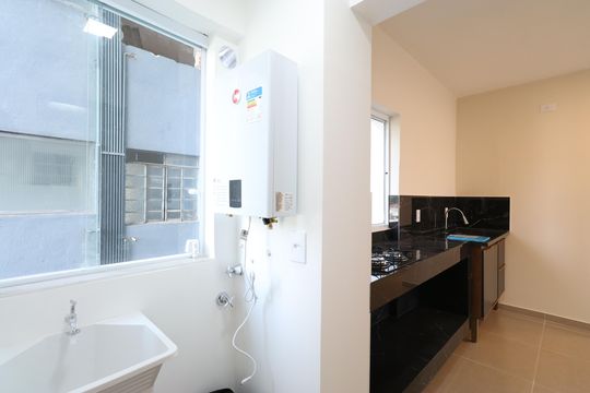Cozinha e Área de serviço  de apartamento para alugar com 3 quartos, 98m² em Água Branca, São Paulo