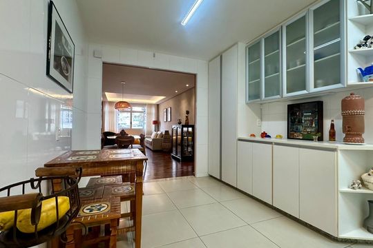 Cozinha de apartamento à venda com 3 quartos, 104m² em Coracao de Jesus, Belo Horizonte