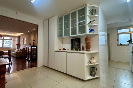 Cozinha de apartamento à venda com 3 quartos, 104m² em Coracao de Jesus, Belo Horizonte