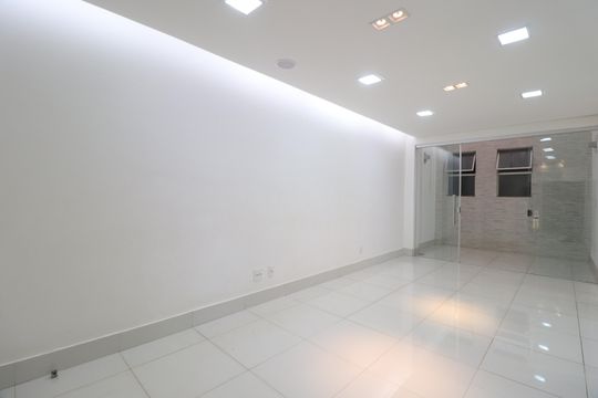 Apartamento para alugar com 3 quartos, 130m² em Nossa Senhora Aparecida, Uberlândia