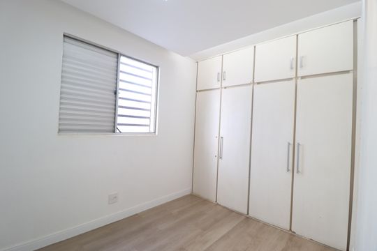 Quarto 3 de apartamento para alugar com 3 quartos, 130m² em Nossa Senhora Aparecida, Uberlândia