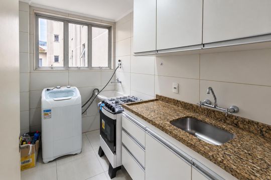 Cozinha de apartamento para alugar com 2 quartos, 42m² em Centro Histórico, Porto Alegre